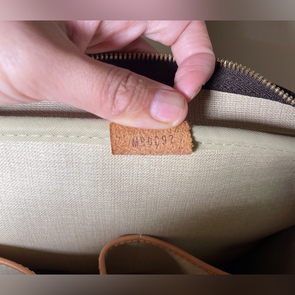 LOUIS VUITTON MONOGRAM DEAUVILLE BAG - Picture 12 of 15